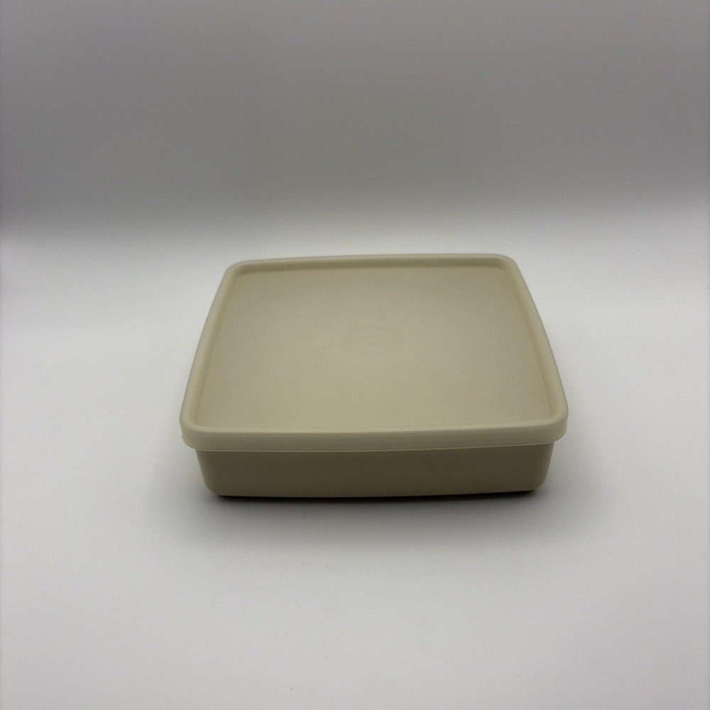 Vintage Tupperware 670-1 671-1 W/ Lid Square-A-Way Sandwich Keeper White